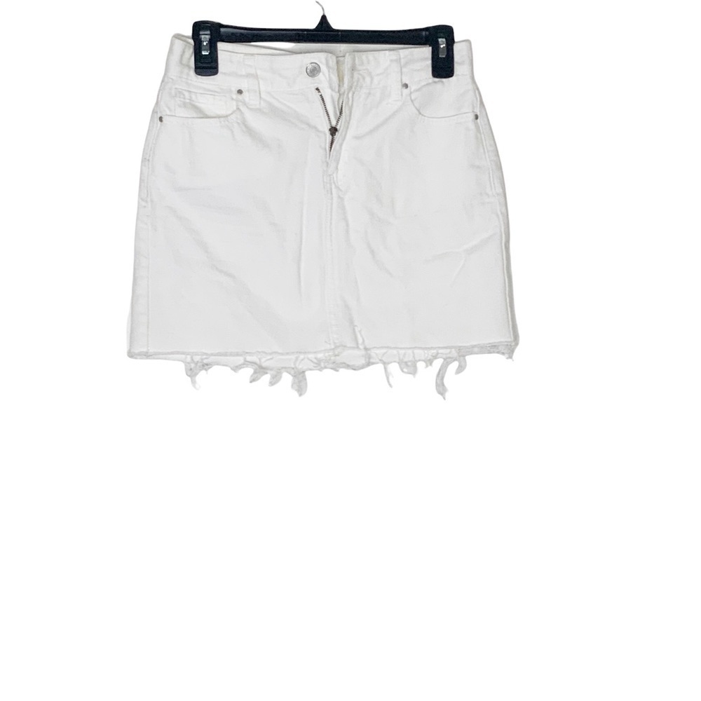 𝅺WHITE mini skirt with raw hemline by PACSUN